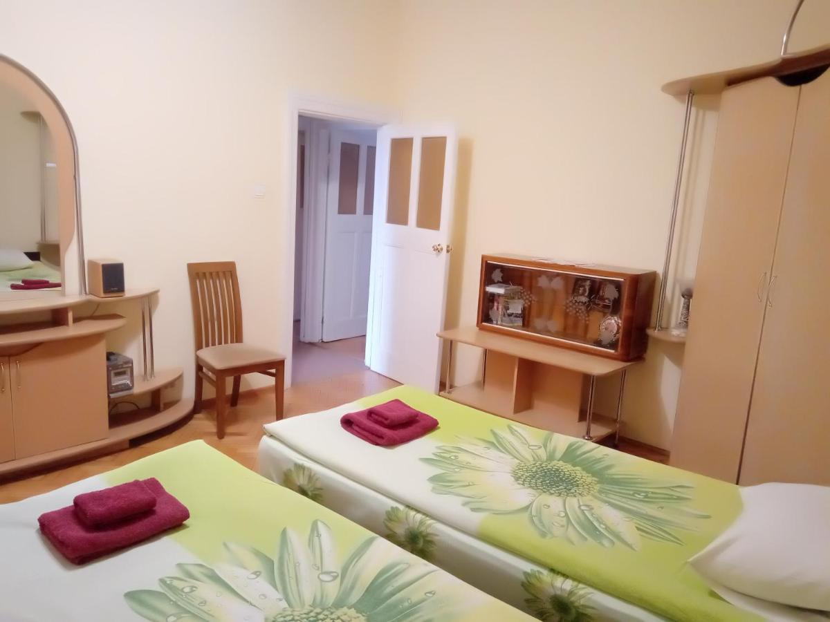 Apartment On Svobody Avenue Lviv Eksteriør bilde