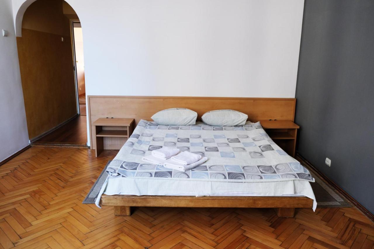 Apartment On Svobody Avenue Lviv Eksteriør bilde