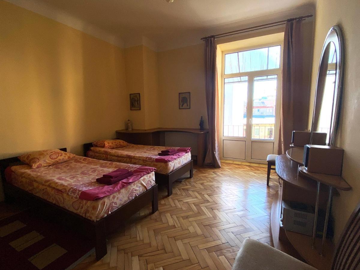 Apartment On Svobody Avenue Lviv Eksteriør bilde