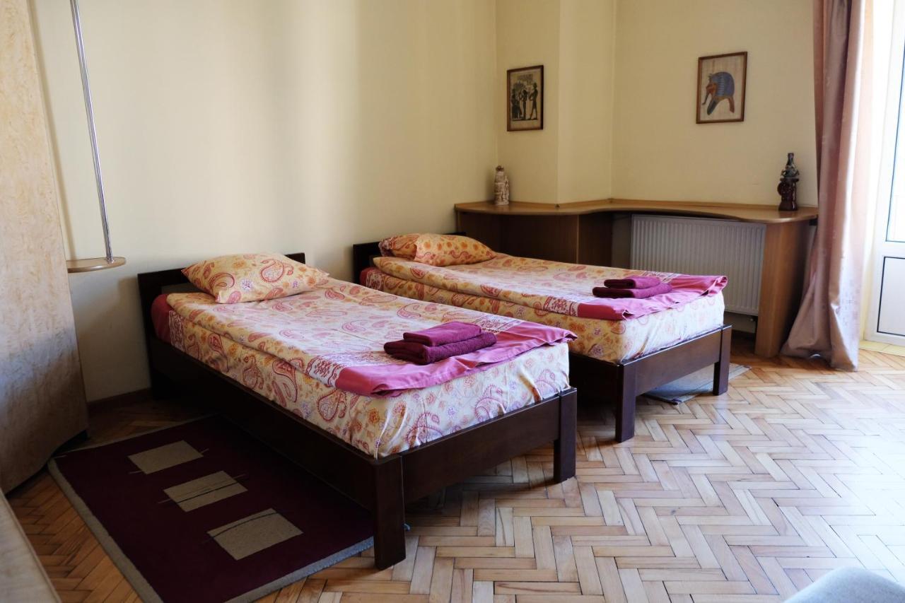 Apartment On Svobody Avenue Lviv Eksteriør bilde