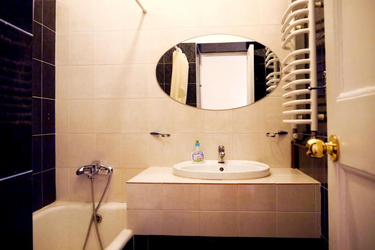 Apartment On Svobody Avenue Lviv Eksteriør bilde